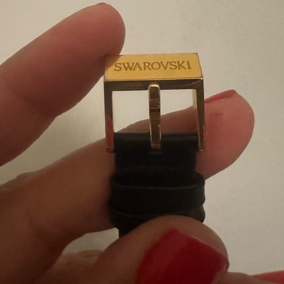 Black Swarovski watch with gold and leather extensible - Picture 4 of 6